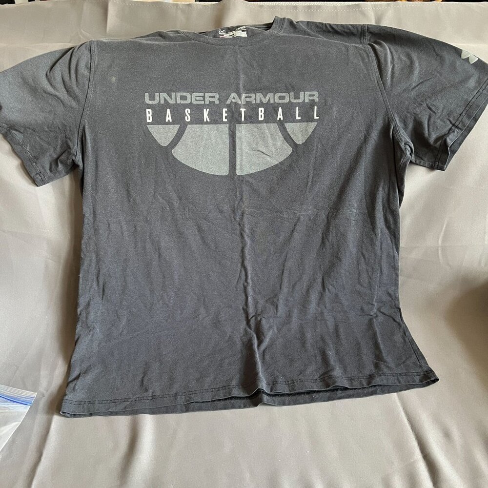 Under Armour Mens Black Basketball Graphic T-Shirt HeatGear Loose Fit LG